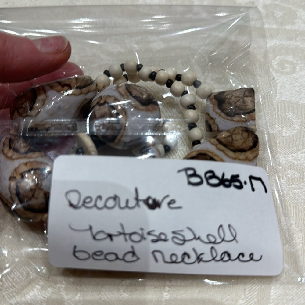 NWT decouture wooden bead statement necklace - Picture 6 of 6